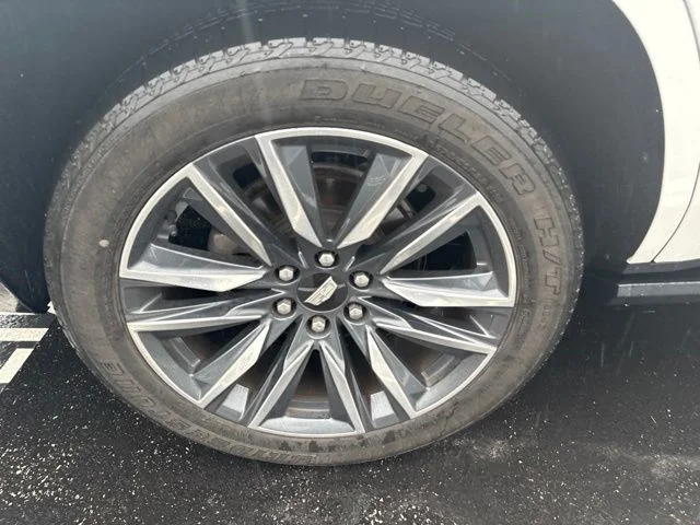Used 2021 White Cadillac Sport image 9