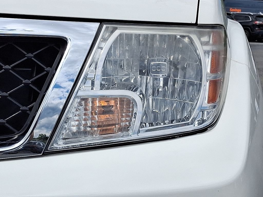Used 2018 White Nissan SV image 10