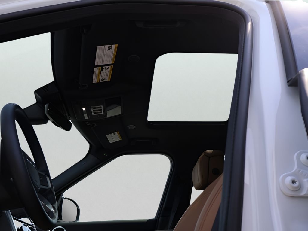 New 2026 Fuji White Land Rover Dynamic SE image 40