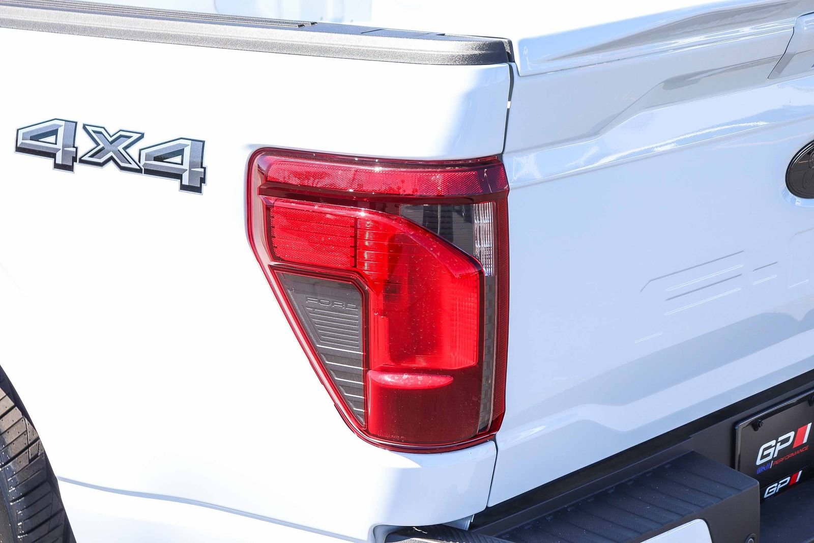 New 2026 Oxford White Ford XL image 7