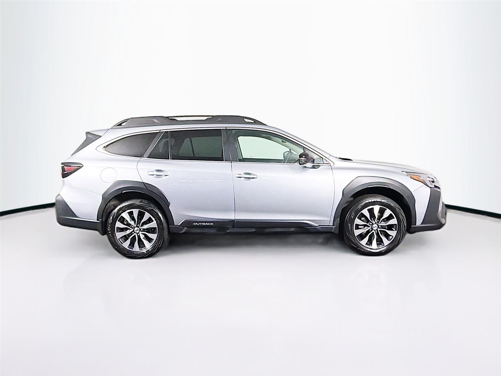 Used 2025 Ice Silver Metallic Subaru Limited image 12
