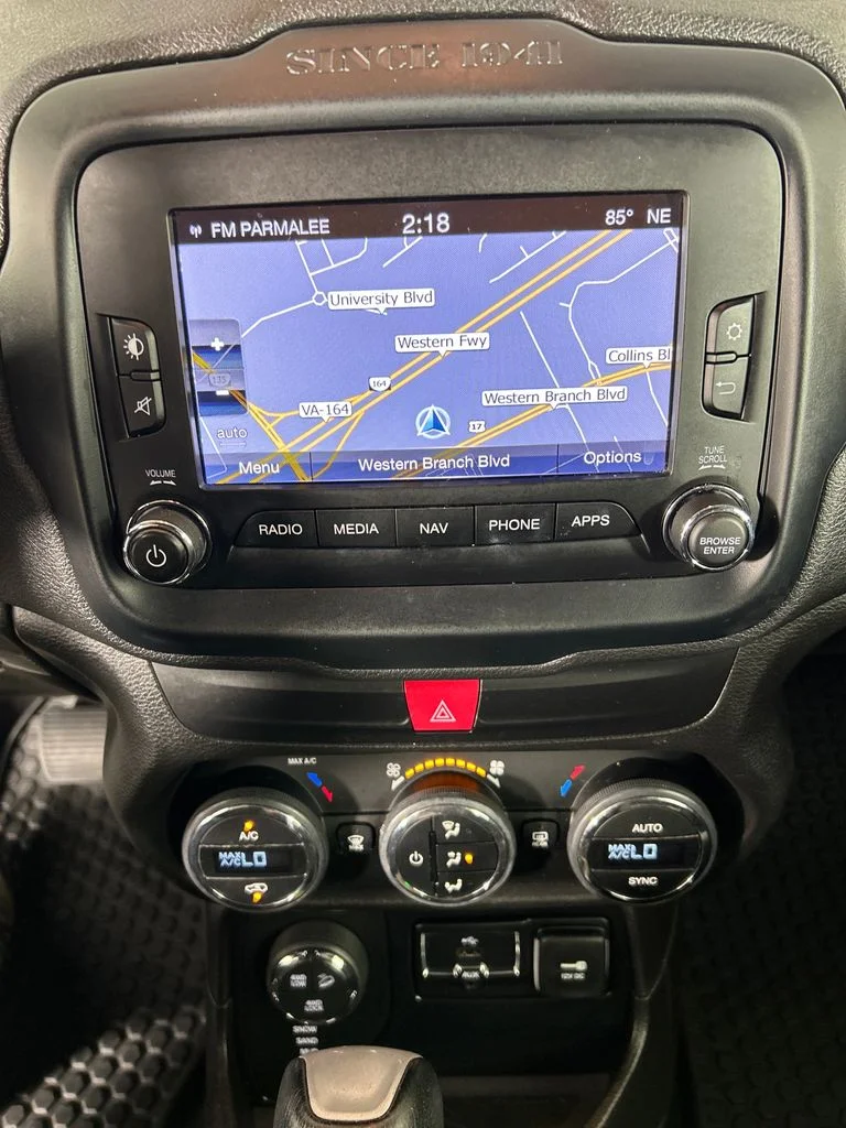 Used 2017 White Jeep Trailhawk image 15