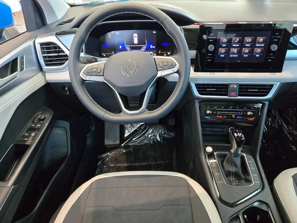 New 2026 Blue Volkswagen 1.5T SE image 9