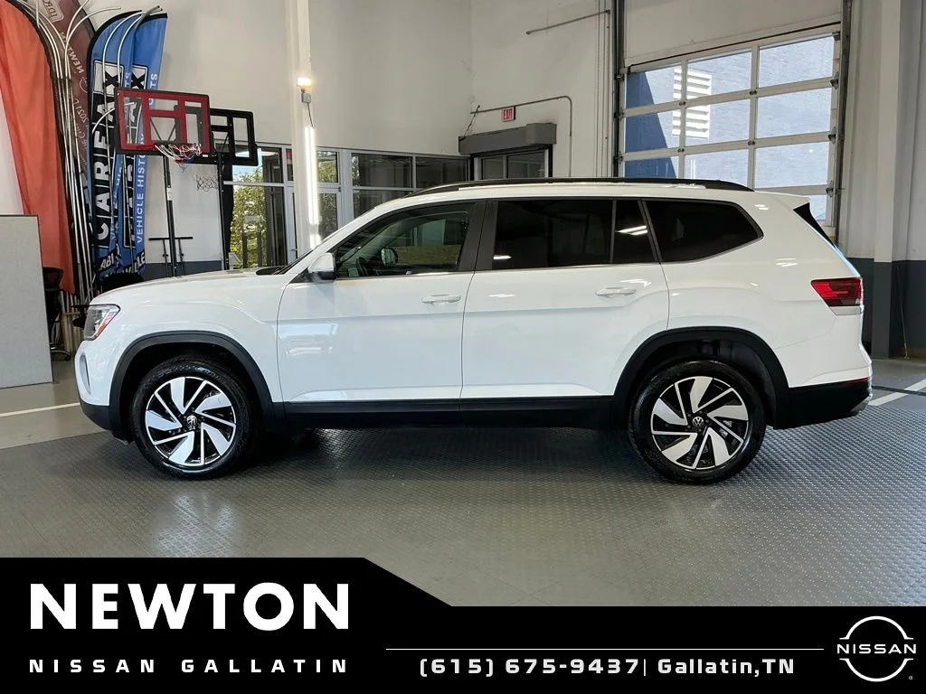 Used 2025 White Volkswagen 2.0T SE w/Technology image 26