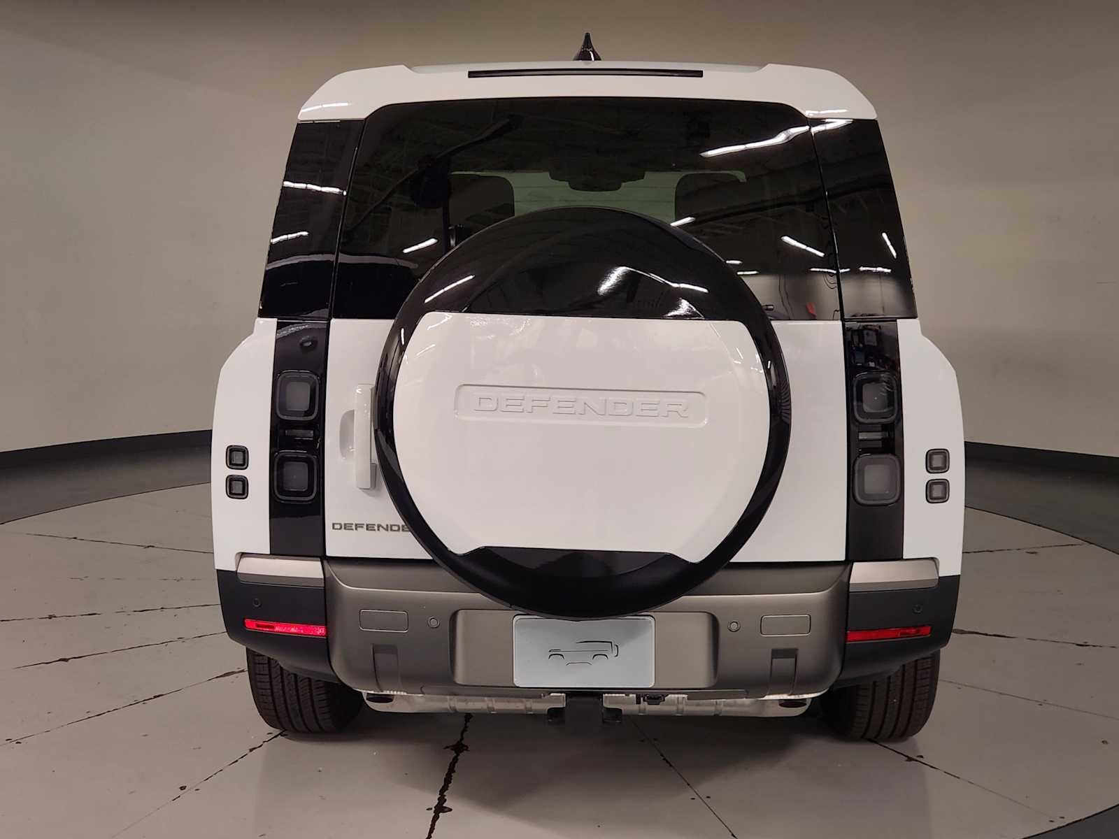 New 2026 Fuji White Land Rover S image 10