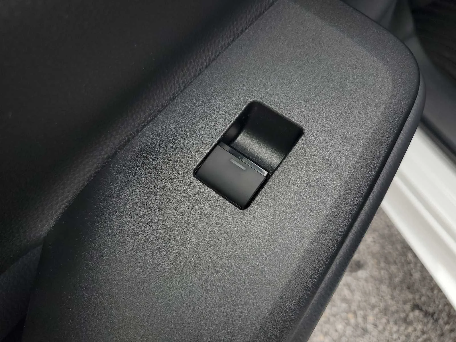 New 2026 Wind Chill Pearl Toyota SE image 11