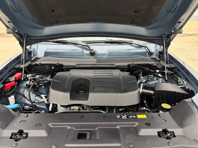 Certified Used 2026 Blue Land Rover X-Dynamic SE image 19