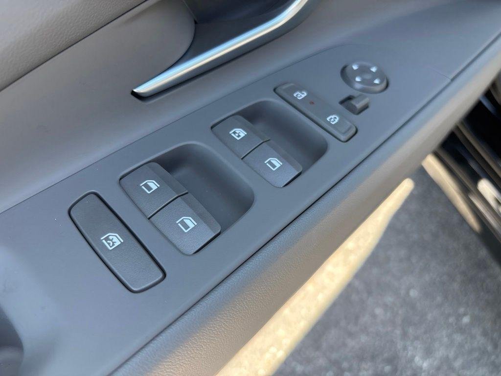 2025 Hyundai Elantra Blue - Photo 17