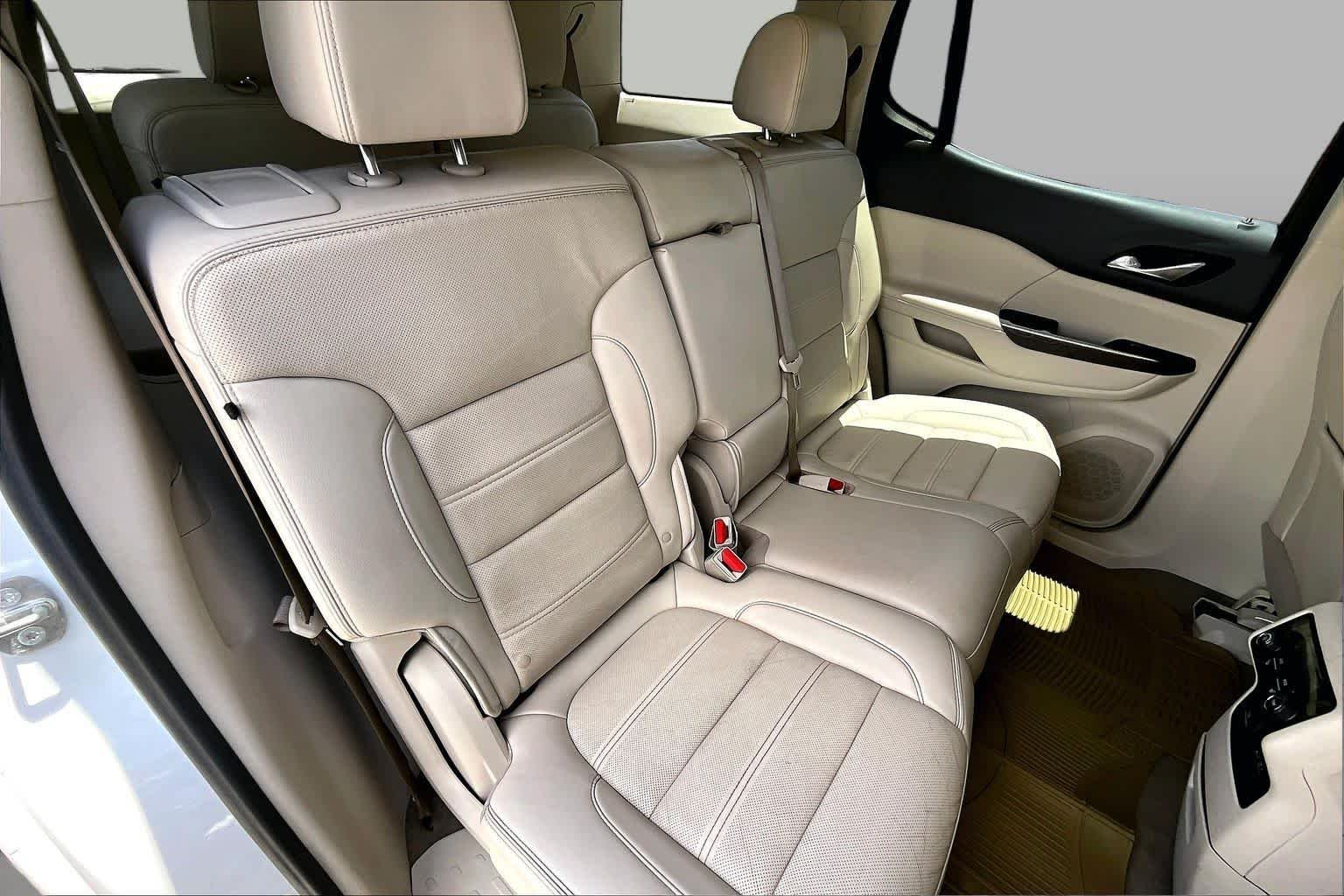 Used 2023 White Frost Tricoat GMC Denali image 21