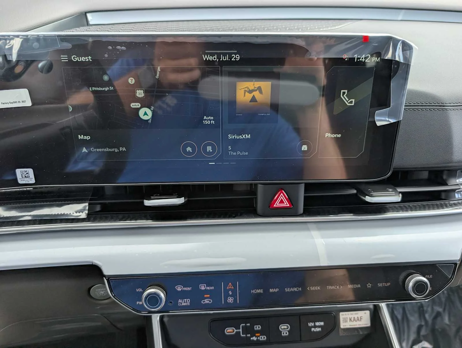 New 2027 Ceramic Silver Kia LXS image 22