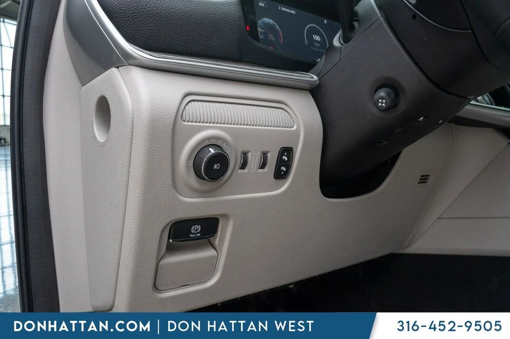 2023 Jeep Wagoneer Series III - Photo 18