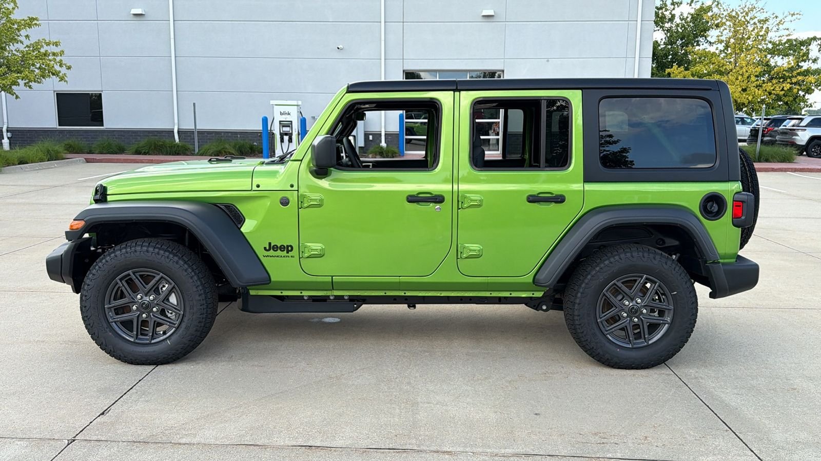New 2026 Mojito Clearcoat Jeep Sport S image 5