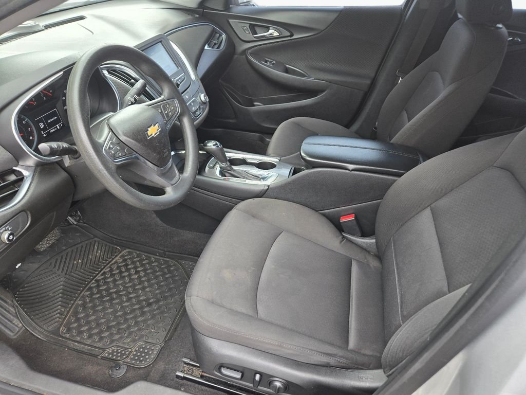 Used 2018 Silver Chevrolet LT image 15