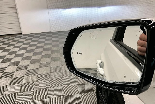 Used 2025 Crystal White Tricoat Cadillac Sport image 32