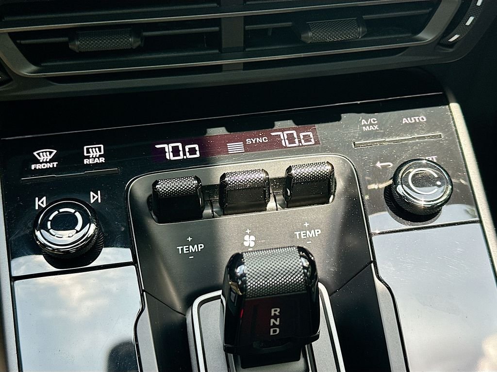Used 2020  Porsche  image 16
