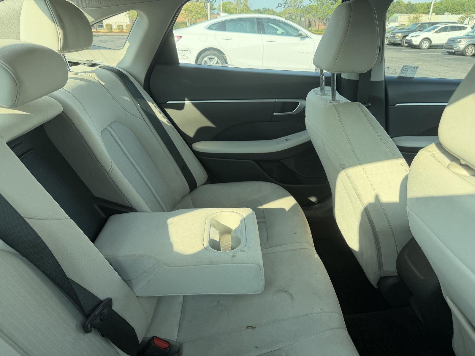 Used 2025 Aero Silver Hyundai SEL image 10