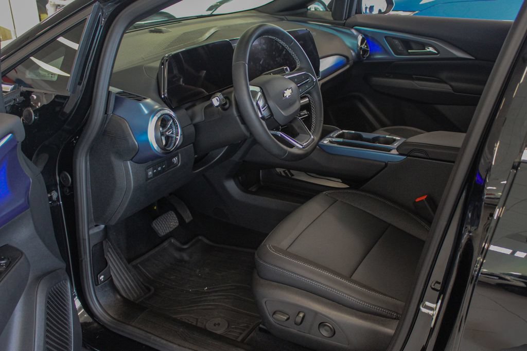 2026 Chevrolet Equinox EV 2LT - Photo 11