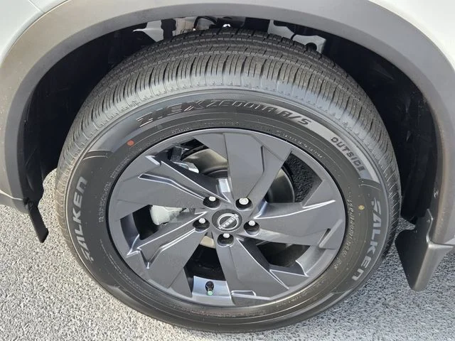 New 2026 Everest White Pearl TriCoat Nissan SV image 14
