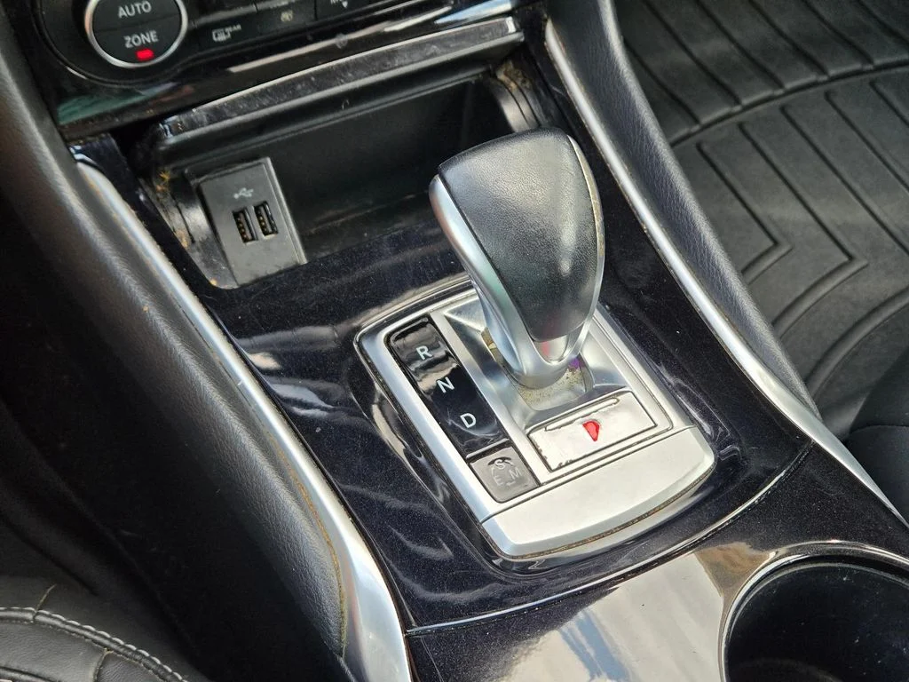 Used 2018 Black INFINITI Premium image 26