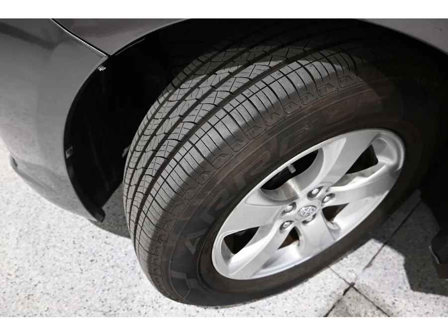 Used 2013 GRAY Toyota LE Mobility Handicap Van image 11