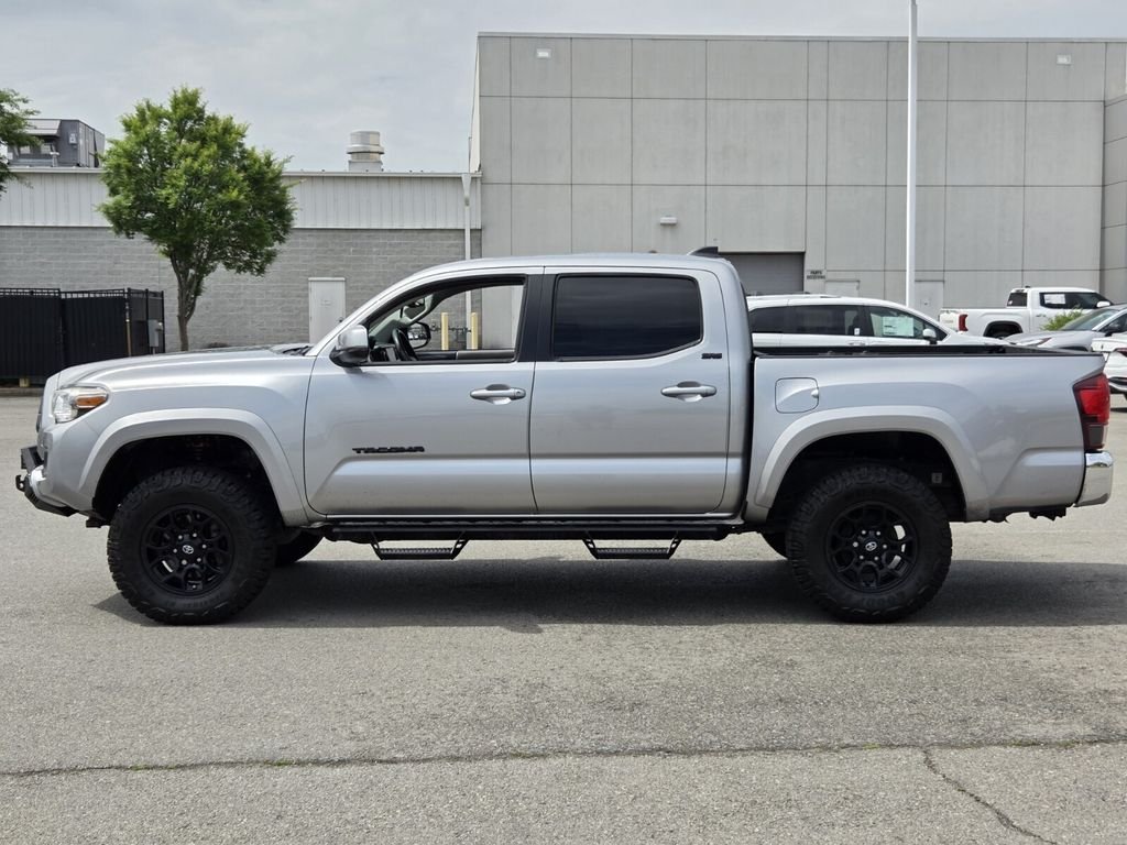 Used 2020 Toyota Tacoma SR5 with VIN 5TFAZ5CN7LX092525 for sale in Little Rock