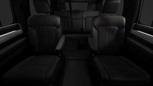 New 2026 Bright White Clear-Coat Exterior Paint Jeep Limited Altitude image 55