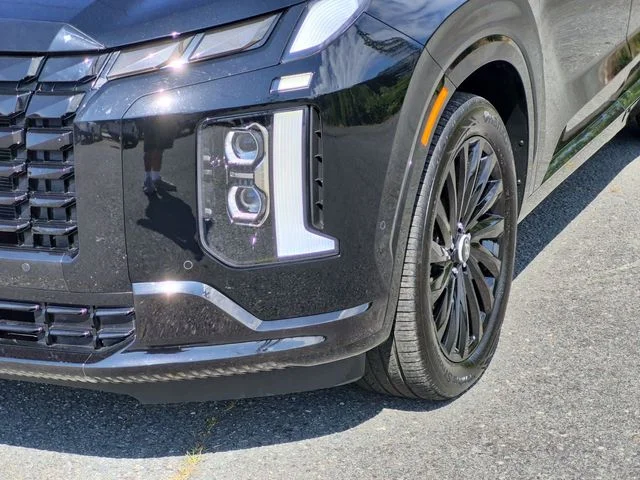 Used 2025 Black Hyundai Calligraphy Night Edition image 9