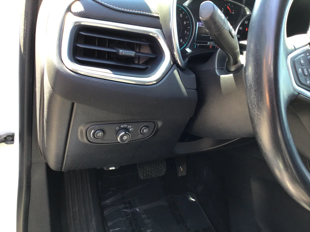 Used 2018 SUMMIT WHITE Chevrolet Premier image 13