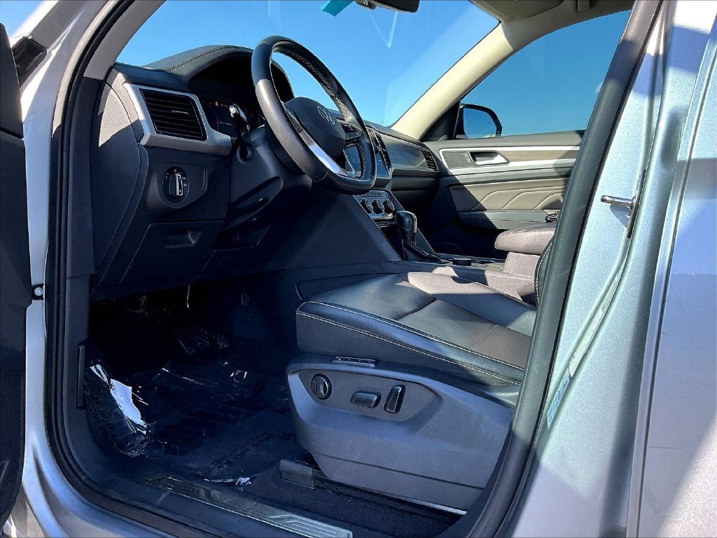Used 2021 Silver Volkswagen SEL image 40