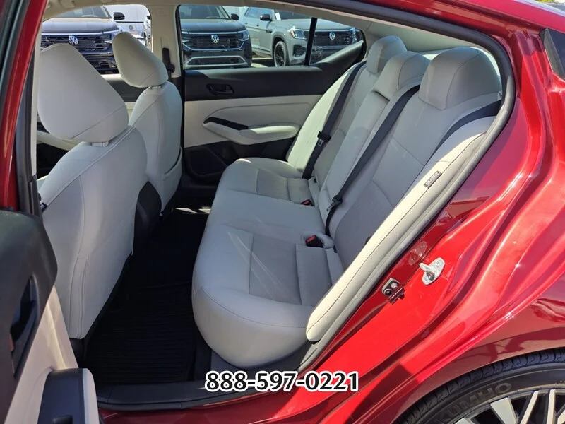 Used 2024 Scarlet NISSAN 2.5 SV image 12
