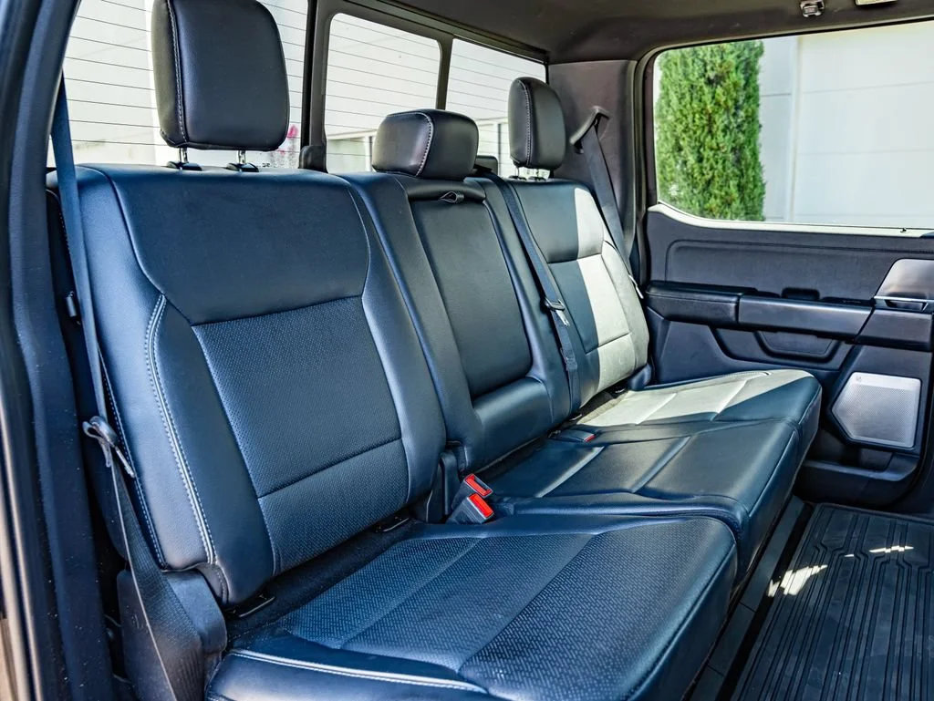 Used 2024 Agate Black Metallic Ford Lariat image 40