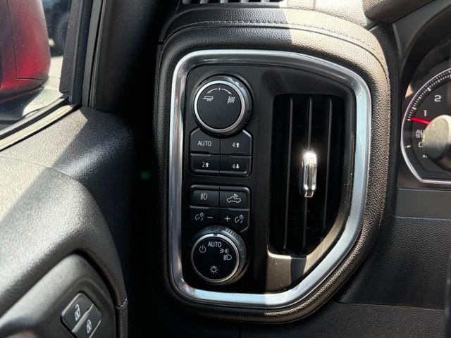 Used 2019 Red Chevrolet RST image 19