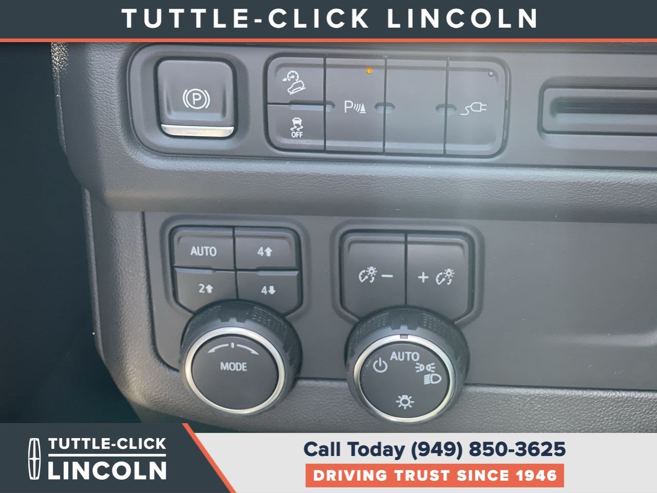 Used 2021 Black Chevrolet Z71 image 25