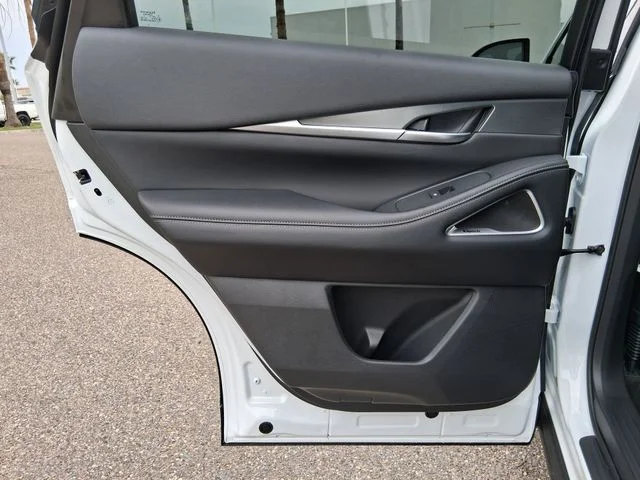 New 2027 RADIANT WHITE INFINITI Luxe FWD image 22