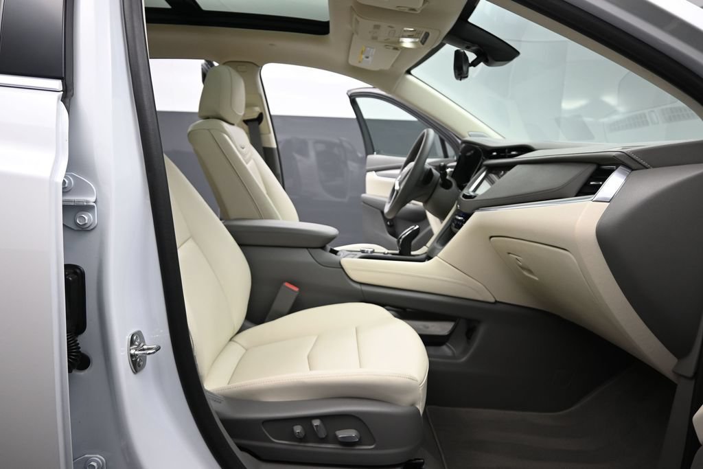 New 2026 Crystal White Tricoat Cadillac Premium Luxury image 18