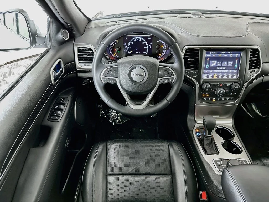 Used 2018 Bright White Clearcoat Jeep High Altitude image 25