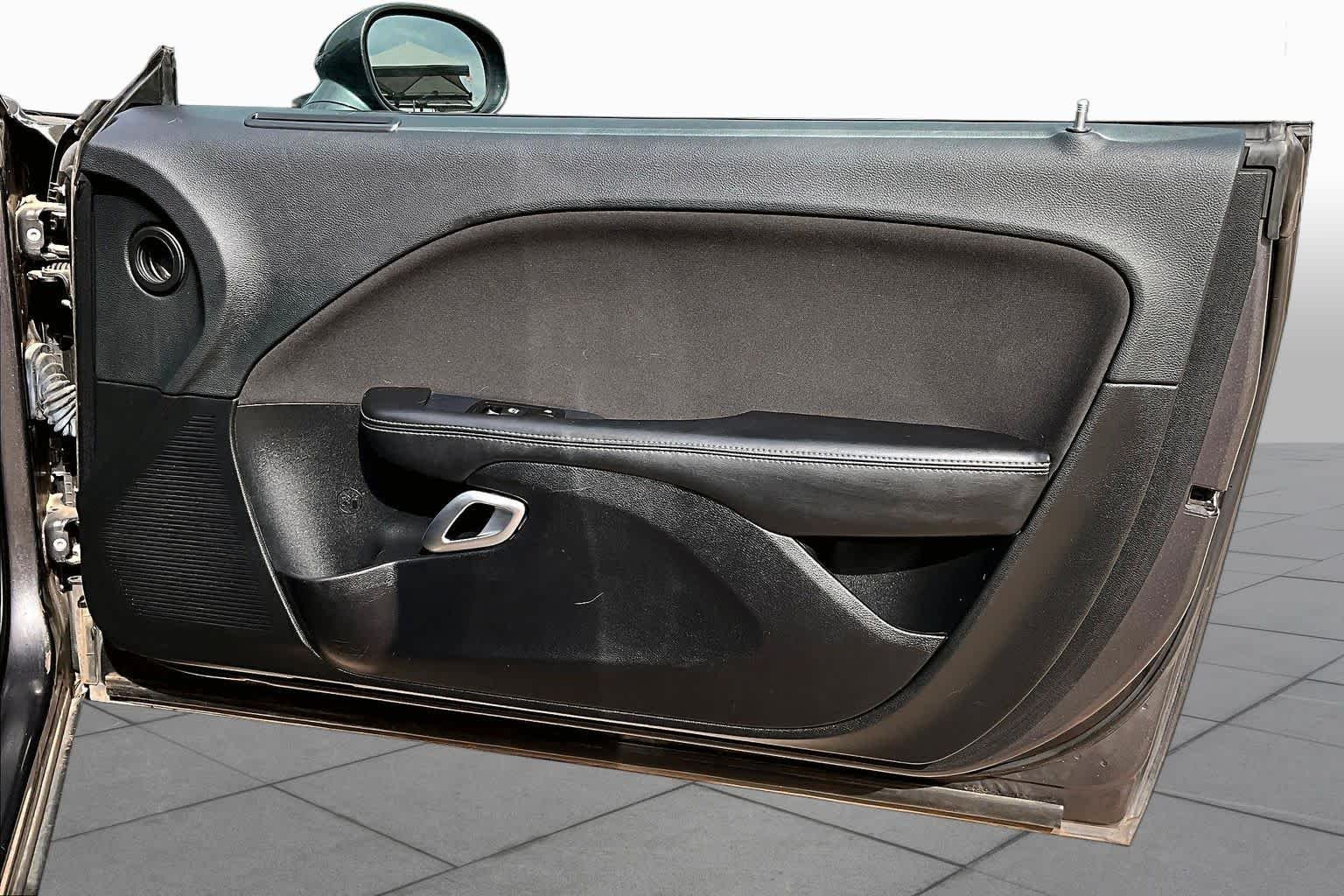 Used 2019 Granite Pearlcoat Dodge SXT image 11