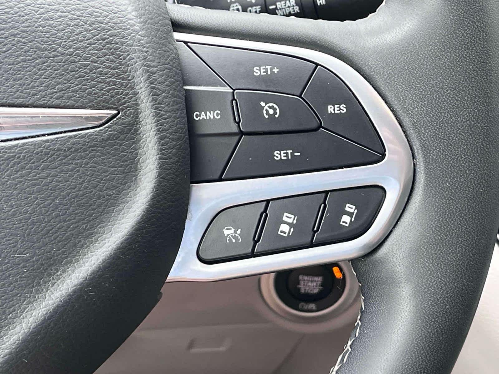 Used 2023 Blk/black Chrysler Touring L image 36