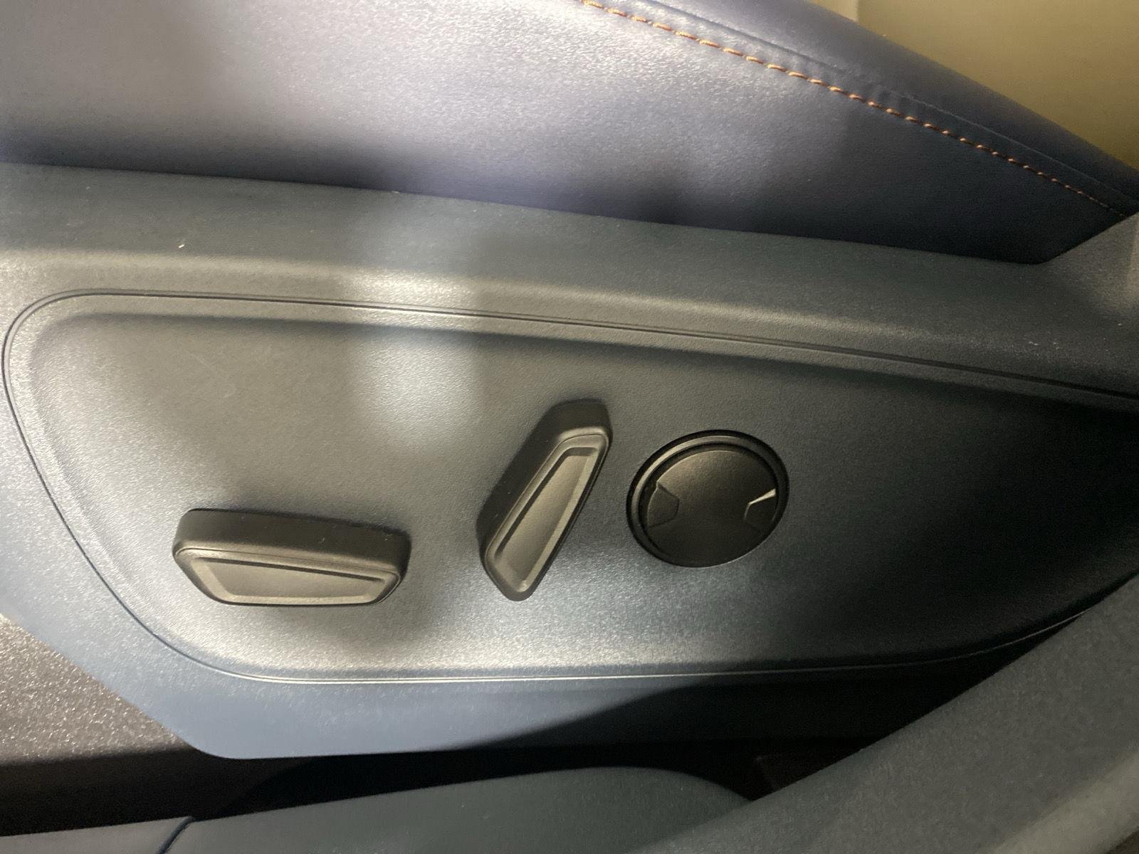 Used 2025 Carbonized Gray Metallic Ford  image 21