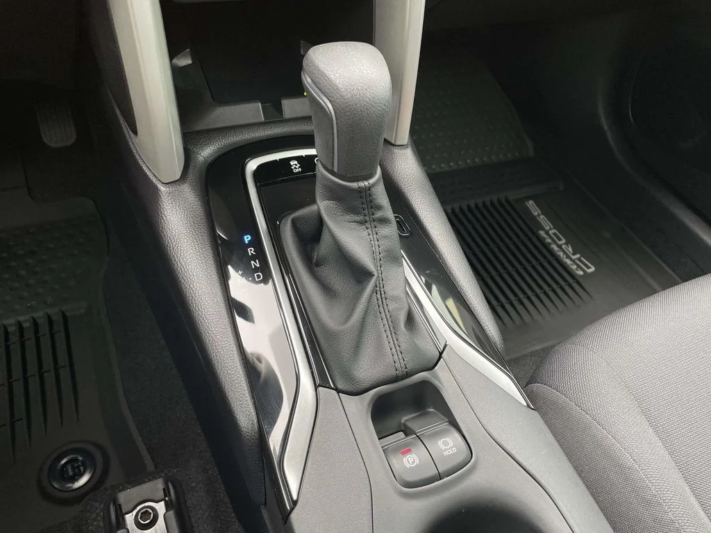2025 Toyota Corolla Cross LE - Photo 20