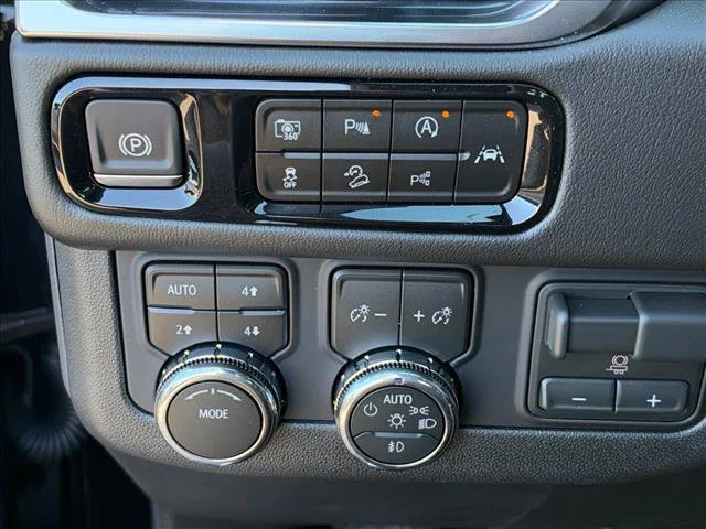 2026 GMC Yukon XL Denali - Photo 33
