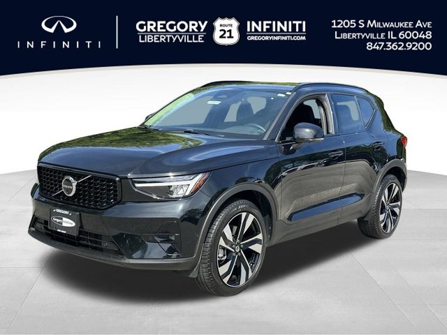 2025 Volvo XC40 B5 Plus Dark Theme