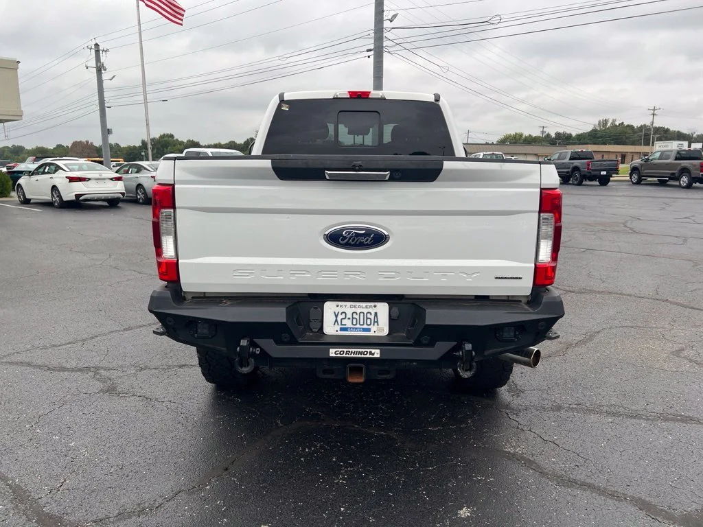 Used 2017 Oxford White Ford XLT image 4
