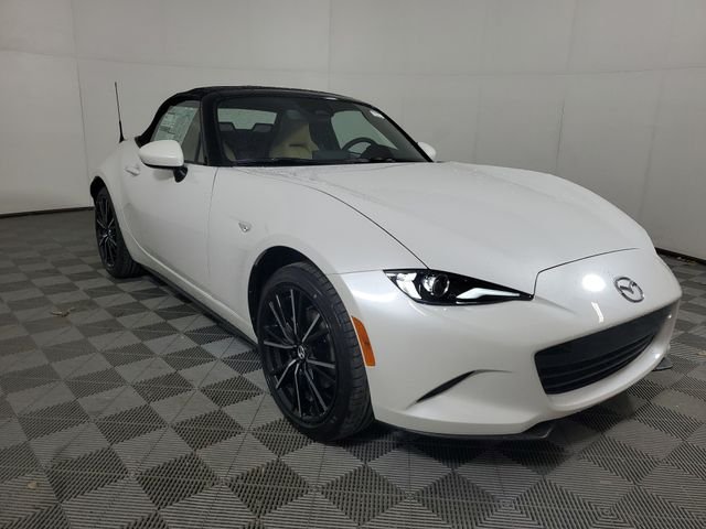 New 2026 Snowflake White Pearl Mazda Grand Touring image 3