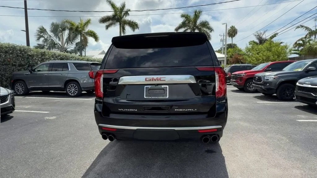 Used 2022 Onyx Black GMC Denali image 7