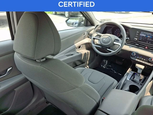 Used 2023 Black Hyundai SEL image 14