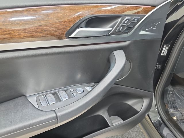 Used 2022 Black Sapphire Metallic BMW xDrive30i image 28
