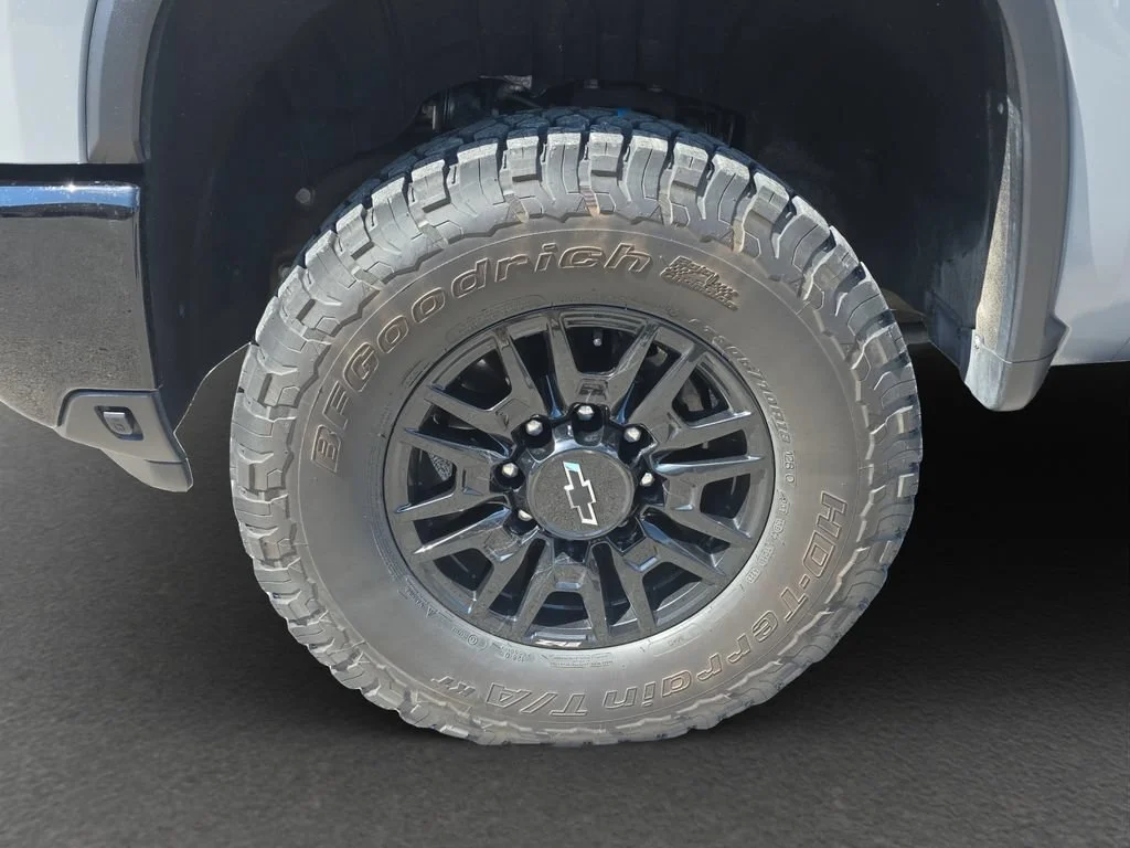 Used 2025 Slate Gray Metallic Chevrolet ZR2 image 4