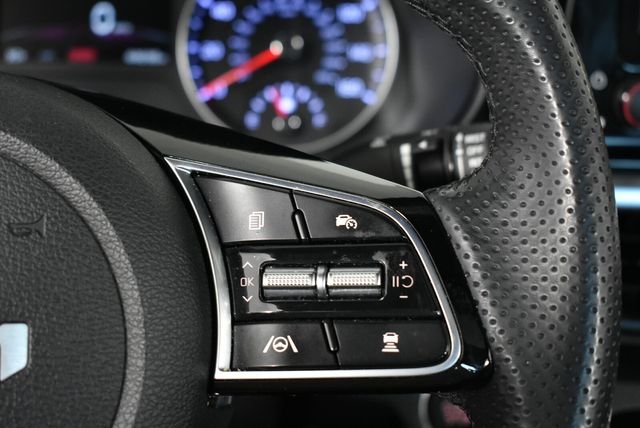 Used 2022 White Kia GT-Line image 35