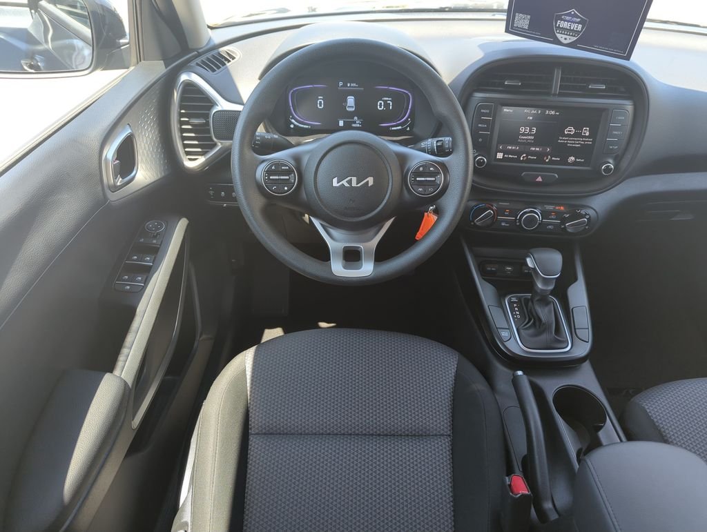 Used 2025  Kia LX image 14